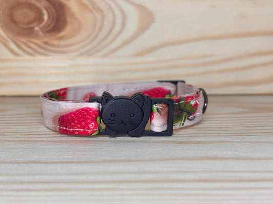 Collier pour chat fait main FRAISINOU motif fraises